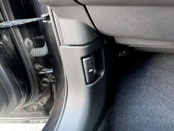 Nissan Juke 1.0 DiG-T 114 N-Connecta 5dr DCT