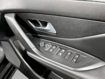Peugeot 308 115kW Allure 54kWh 5dr Auto