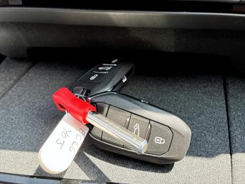 Vauxhall Grandland 157kW Ultimate 73kWh 5dr Auto [Panoramic Roof]