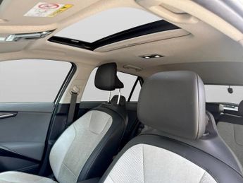 Kia Niro 150kW 4 65kWh 5dr Auto
