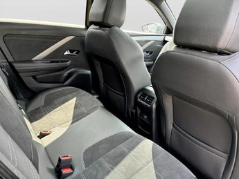 Vauxhall Astra 1.2 Turbo 130 Ultimate 5dr Auto