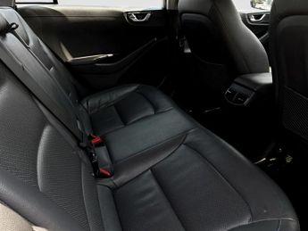 Hyundai Ioniq 1.6 GDi Hybrid Premium SE 5dr DCT