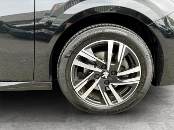 Peugeot 208 1.2 PureTech 100 Allure Premium + 5dr EAT8