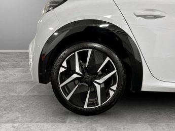 Peugeot 208 1.2 Hybrid 145 GT 5dr e-DSC6