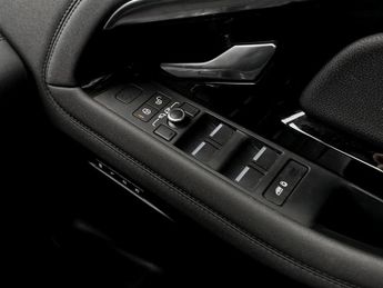 Land Rover Range Rover Evoque 2.0 D180 R-Dynamic SE 5dr Auto