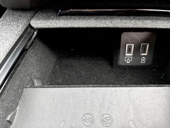 Vauxhall Grandland 157kW GS 73kWh 5dr Auto