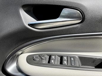 Fiat 600 115kW La Prima 54kWh 5dr Auto