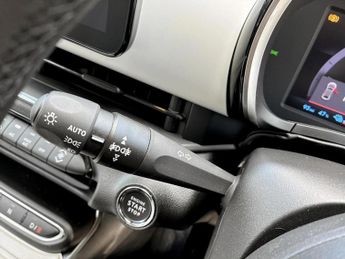 Fiat 600 115kW La Prima 54kWh 5dr Auto