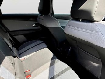 Vauxhall Grandland 157kW GS 73kWh 5dr Auto