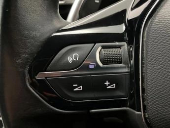 Peugeot 3008 1.6 Hybrid4 300 Allure Premium+ 5dr e-EAT8
