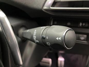 Peugeot 3008 1.6 Hybrid4 300 Allure Premium+ 5dr e-EAT8