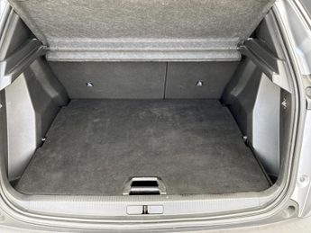 Peugeot 2008 100kW Allure Premium+ 50kWh 5dr Auto