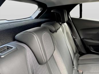 Peugeot 2008 100kW Allure Premium+ 50kWh 5dr Auto