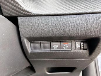 Peugeot 2008 100kW Allure Premium+ 50kWh 5dr Auto