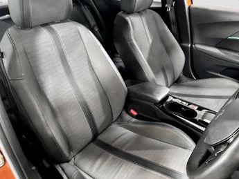 Peugeot 2008 100kW Allure Premium+ 50kWh 5dr Auto