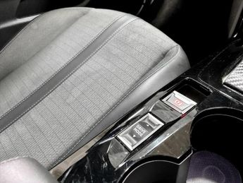 Peugeot 2008 100kW Allure Premium+ 50kWh 5dr Auto