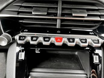 Peugeot 208 1.2 Hybrid 145 GT 5dr e-DSC6