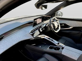 Peugeot 3008 1.2 Hybrid 136 GT 5dr e-DSC6