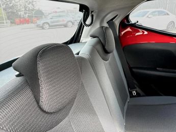 Toyota AYGO 1.0 VVT-i X-Play TSS 5dr x-shift