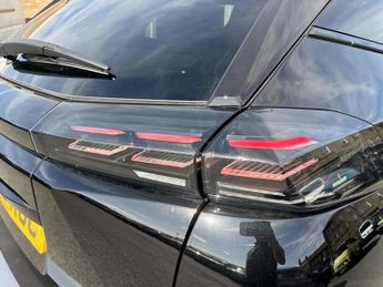 Peugeot 2008 1.2 Hybrid 145 GT 5dr e-DSC6