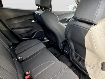 Peugeot 2008 1.2 Hybrid 145 GT 5dr e-DSC6