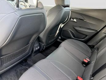 Peugeot 2008 1.2 Hybrid 145 GT 5dr e-DSC6