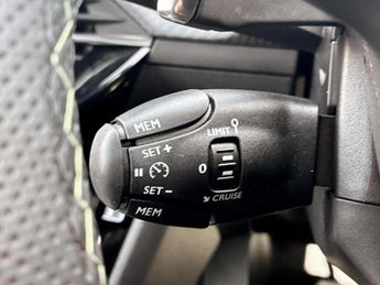 Peugeot 2008 1.2 Hybrid 145 GT 5dr e-DSC6