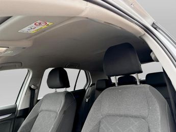 Volkswagen Golf 1.0 eTSI Life 5dr DSG