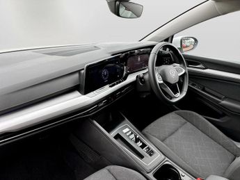 Volkswagen Golf 1.0 eTSI Life 5dr DSG