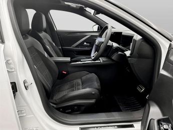 Vauxhall Astra 115kW Ultimate 54kWh 5dr Auto