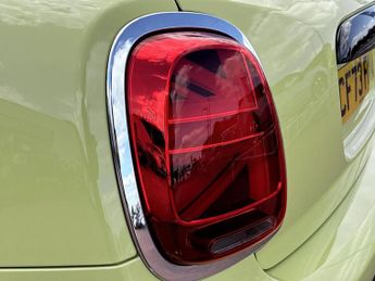 Mini Hatch 1.5 Cooper Exclusive Premium 5dr Auto