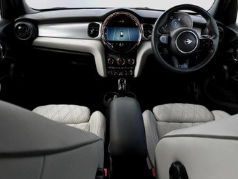 Mini Hatch 1.5 Cooper Exclusive Premium 5dr Auto
