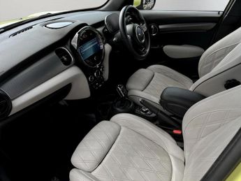 Mini Hatch 1.5 Cooper Exclusive Premium 5dr Auto