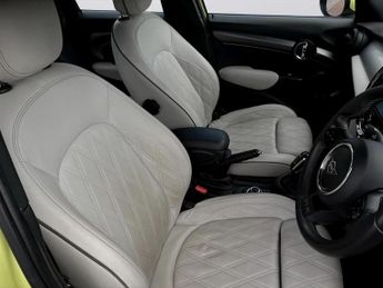 Mini Hatch 1.5 Cooper Exclusive Premium 5dr Auto