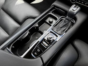 Volvo V90 2.0 T4 Momentum Plus 5dr Geartronic