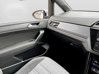 Volkswagen Touran 1.5 TSI EVO R-Line 5dr DSG