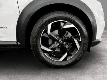 Nissan Juke 1.6 Hybrid N-Connecta 5dr Auto