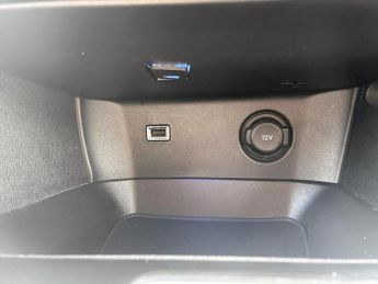 Peugeot 3008 1.2 Hybrid 136 Allure Premium+ 5dr e-DSC6