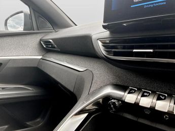 Peugeot 3008 1.2 Hybrid 136 Allure Premium+ 5dr e-DSC6