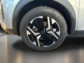 Peugeot 2008 1.2 Hybrid 136 Allure 5dr e-DSC6