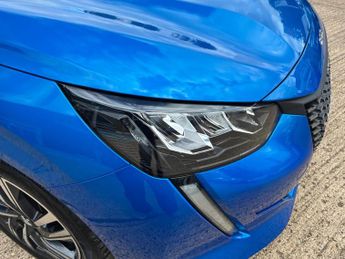Peugeot 208 1.2 PureTech 100 Allure Premium + 5dr EAT8