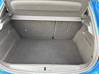 Peugeot 208 1.2 PureTech 100 Allure Premium + 5dr EAT8