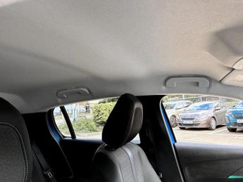 Peugeot 208 1.2 PureTech 100 Allure Premium + 5dr EAT8