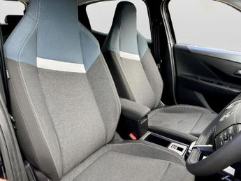 Vauxhall Frontera 83kW Design 44kWh 5dr Auto