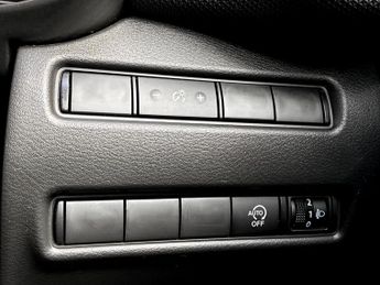 Nissan Juke 1.0 DiG-T N-Connecta 5dr DCT