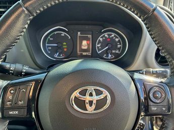 Toyota Yaris 1.5 Hybrid Icon Tech 5dr CVT