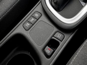 Toyota Yaris 1.5 Hybrid Design 5dr CVT