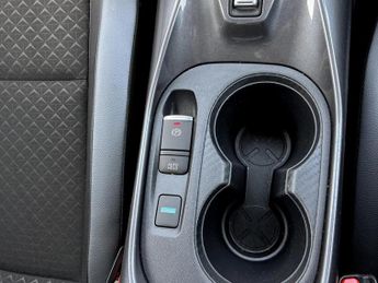 Nissan Juke 1.6 Hybrid N-Connecta 5dr Auto