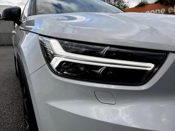 Volvo Xc40 2.0 T4 R DESIGN Pro 5dr Geartronic
