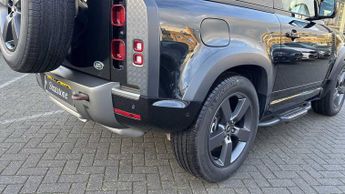 Land Rover Defender X-Dynamic HSE